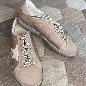 Grace & Lace Sneaker-Rose Gold sz 9